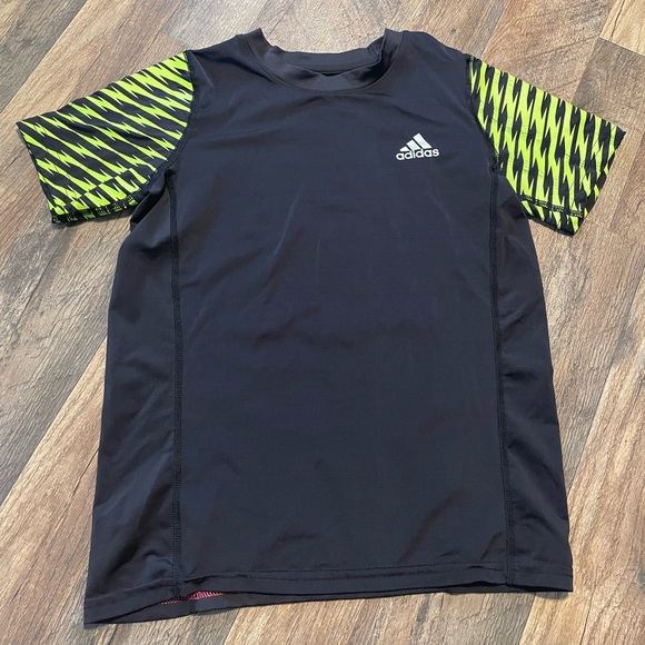 Adidas soccer style shirt - Picture 1 of 3